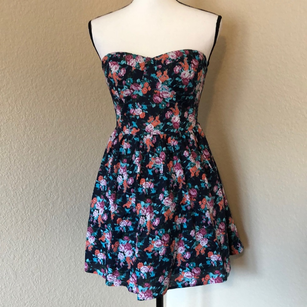 Intro Strapless Floral Dress - Picture 1 of 6
